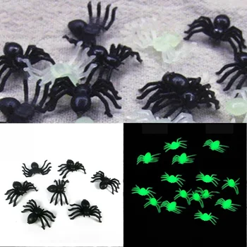 50/100 adet / grup cadılar bayramı Mini plastik siyah ışık örümcek şaka doğum günü oyuncaklar DIY dekorasyon DIY parti dekoratif sahne