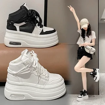 2023 Tasarımcı Yeni Sonbahar kadın Küçük Beyaz Yüksek Sokak Öğrenci spor ayakkabı Kalın Taban Rahat Tahta Nefes Tenis Masculino