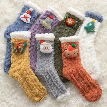 2021 Noel Çorap Kardan Adam Santa Karikatür Sevimli Çorap Kalın Sıcak Mercan Polar Çorap Orta Tüp Şeker Ev Dekorasyon Hediye 1 Çift
