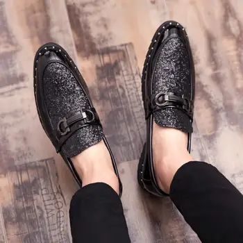 Deri ayakkabı erkek Yeni İş resmi giysi Sivri Burun Yüksekliği Artan Ayakkabı artı Boyutu Damat Düğün Ayakkabı Sizin için Uygun