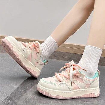 Kadın spor ayakkabı Kişiselleştirilmiş Karışık Renkler Rahat Rahat Açık koşu ayakkabıları Lace Up Nefes Ayakkabı Kadın 35-40