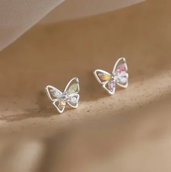 Toptan Kore INS Parlak Renkli Zirkon Sevimli Kelebek Saplama Küpe Kadınlar Kız için Moda Bakır Takı