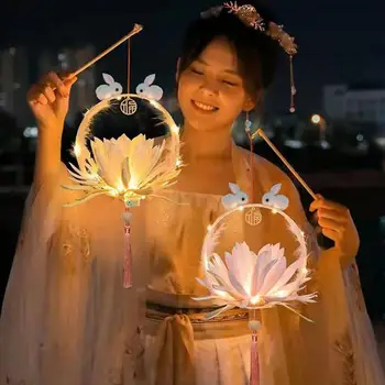 Aydınlık Fener Çiçekler Püskül Charms Oyuncak Atmosfer Dekorasyon El Yapımı LED Tavşan Lotus Lamba Parlayan Süs Yeni Yıl için