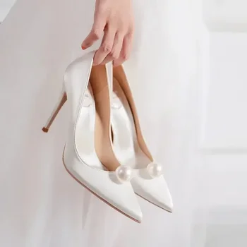 Yeni 2024 Yaz Zarif Bayanlar Gelin Düğün Parti İnci Saten Pompaları Moda Çok Yönlü Düğün Yüksek Topuklu Ayakkabılar
