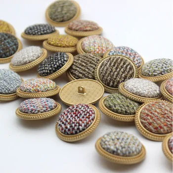 10 adet / grup Boyutu: 25-30mm Klasik Renkli Kumaş Düğmeler Metal Sap Düğmesi DIY Giyim Dikiş Dekorasyon Malzemeleri(KK-2619)